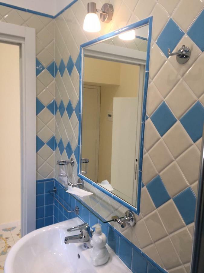 נאפולי Albergo Oasi מראה חיצוני תמונה