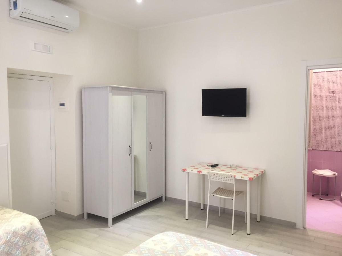 נאפולי Albergo Oasi מראה חיצוני תמונה